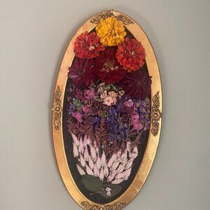 Floral bouquet in Vintage Frame